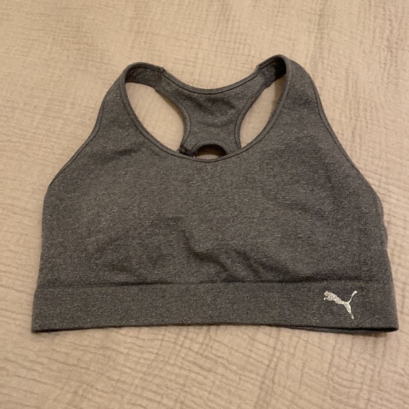 Puma gray sport bra . Size L - Picture 5 of 9